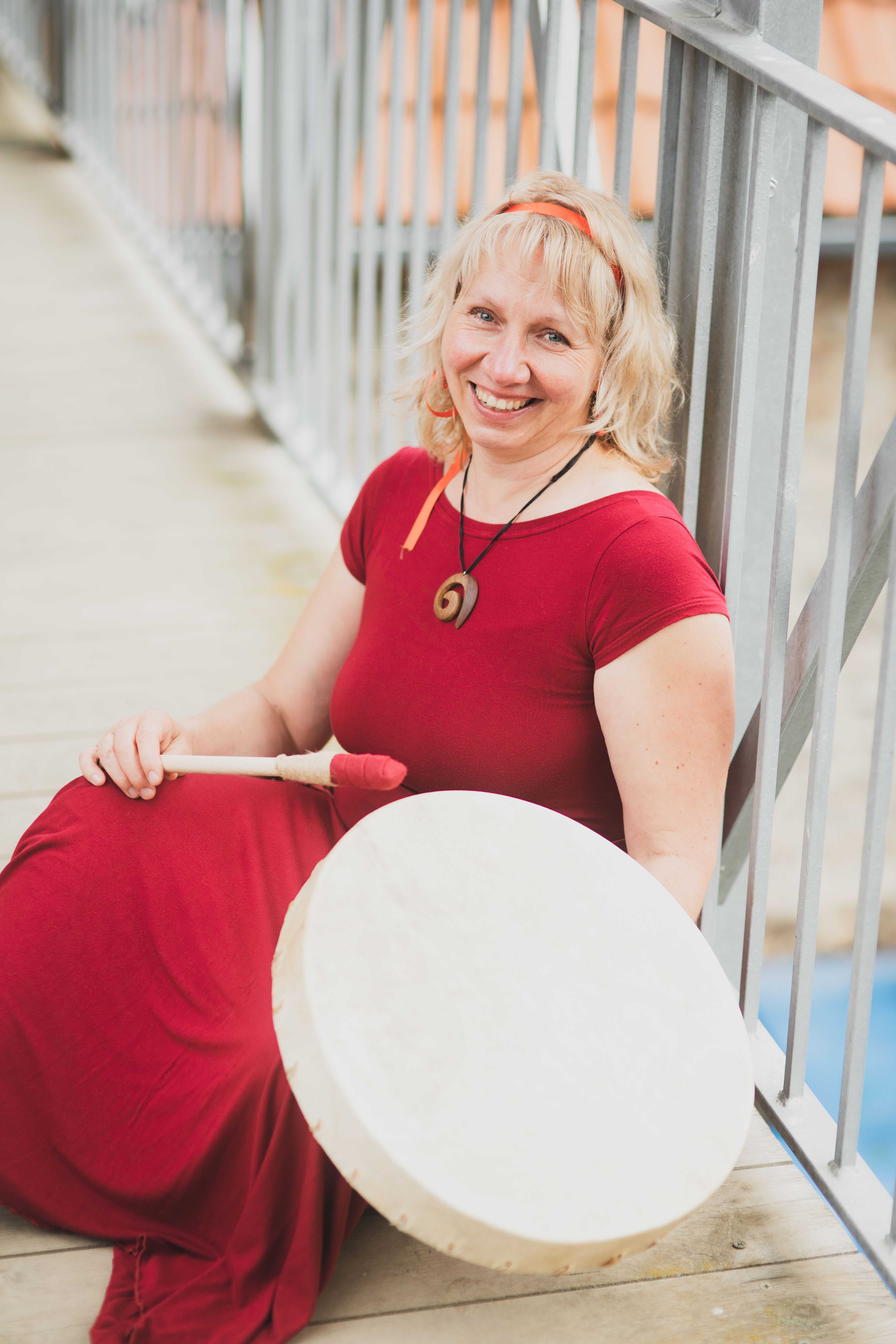 Věra Martincová, lektorka jógy a muzikoterapie.